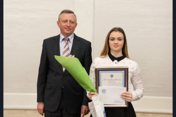Победителей Всероссийской олимпиады школьников наградили в Правительстве Новосибирской области