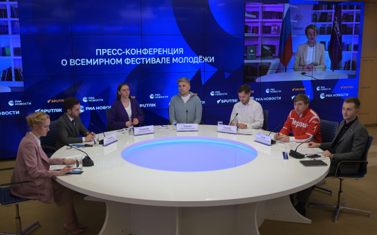 Более 100 выдающихся российских и зарубежных лекторов выступят на марафоне Знание.Первые в дни ВФМ-2024