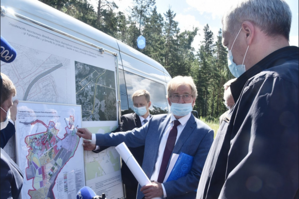 В Новосибирской области продолжается развитие «Городской электрички»: Губернатор обсудил создание жд-платформы рядом с НГУ