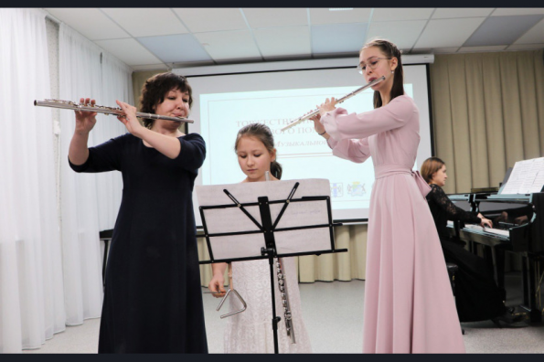 Музыкальная школа с усиленными стенами и духовыми инструментами открылась в Новосибирске после капремонта по нацпроекту