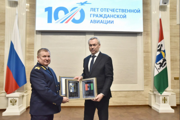 Праздник покорителей неба: Губернатор поздравил новосибирцев со столетием гражданской авиации России