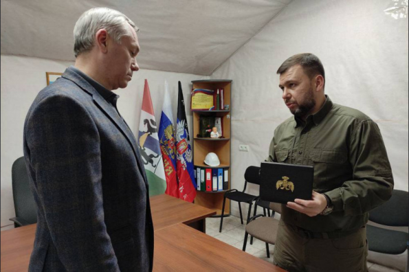 Звезду Героя ДНР Андрей Травников передал семье погибшего бойца