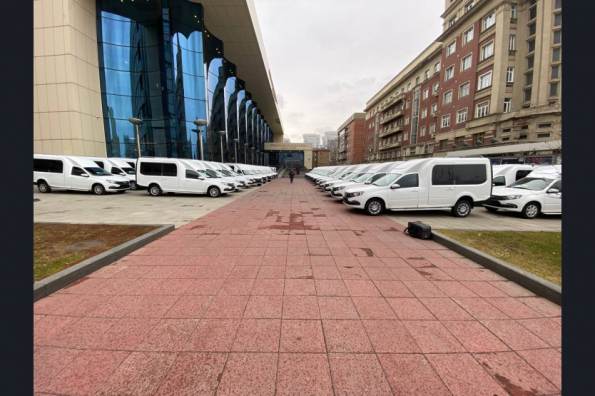 В Год семьи вручили 60 машин многодетным семьям Новосибирской области