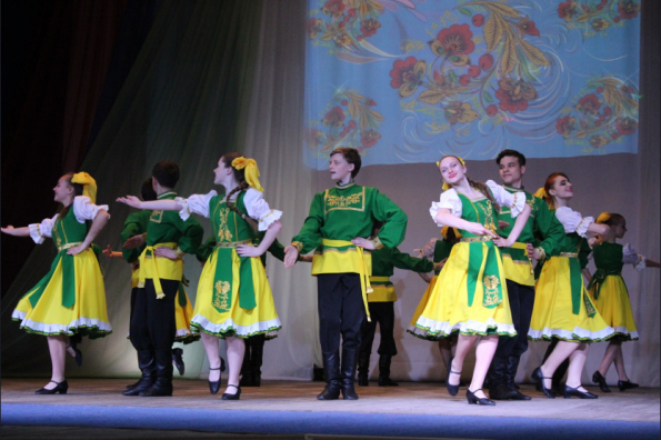 Юные танцоры из Татарского района получили всероссийскую награду за хоровод